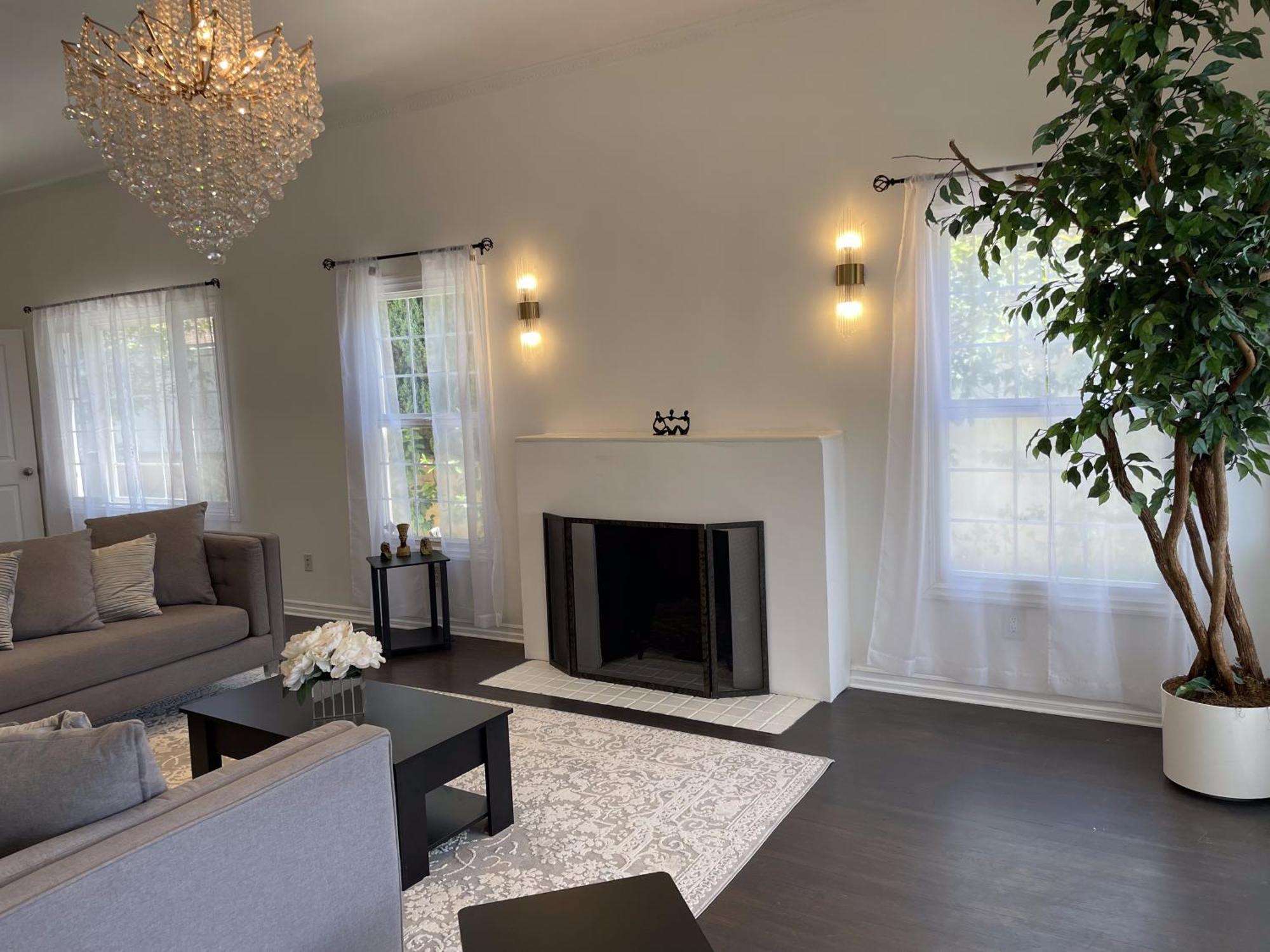 Lux Beverly Hills * Los Angeles